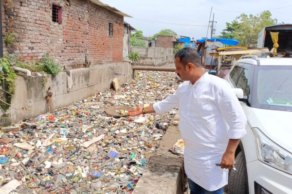 न्यू शिवाजीनगर,कळवा पूर्व येथे नालेसफाई कामाचे तीन तेरा
