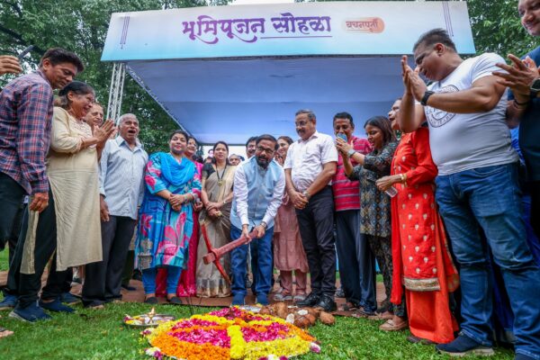 खासदार नरेश म्हस्के यांची वचनपूर्ती हिरानंदानी इस्टेट परिसरातील कावेसर तलाव येथील उद्यानाच्या कामाचे भूमिपूजन